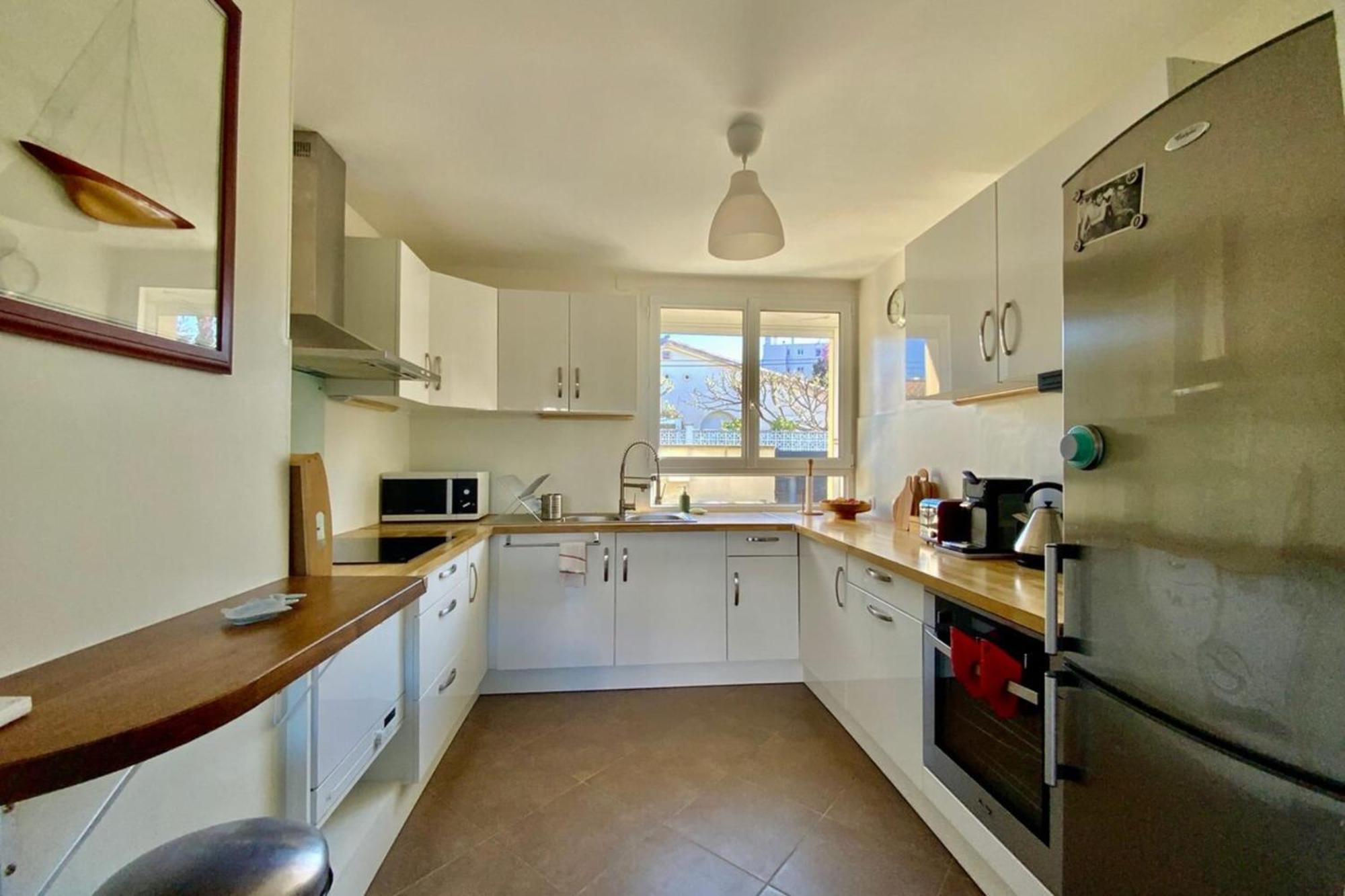 La Poetique - Air-conditioned House With 3 Bedrooms!