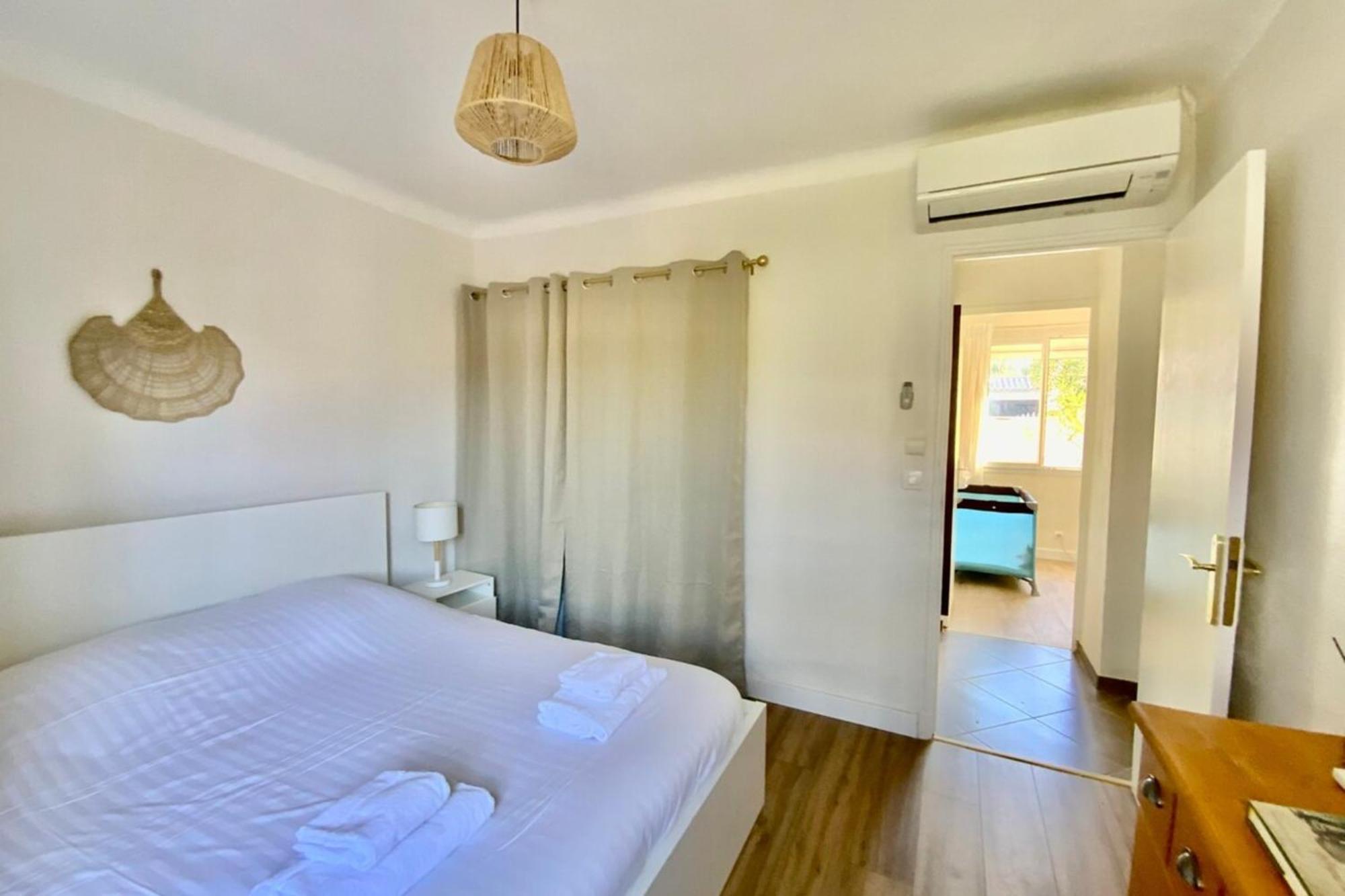 La Poetique - Air-conditioned House With 3 Bedrooms!