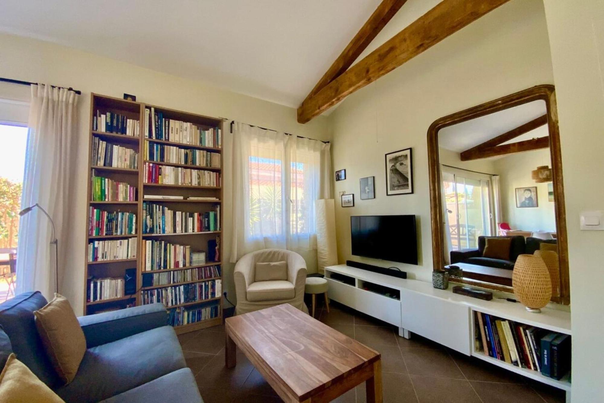 La Poetique - Air-conditioned House With 3 Bedrooms!